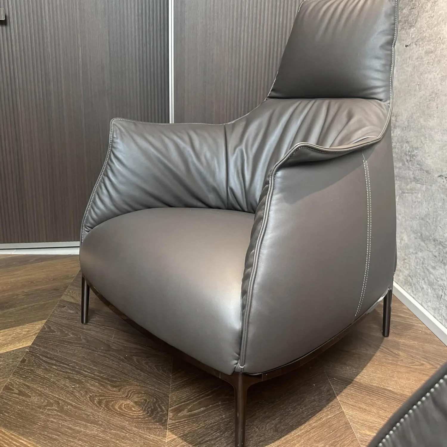 Poltrona Frau Relaxsessel|Sessel Archibald A Highback Leder Pelle Soul Ray Grau Füße Nickel Brüniert Schwarz Glänzend