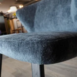 Montis Loungesessel|Sessel Back Me Up Salon Stoff Miller Grau-Blau Gestell Esche Carbon Schwarz