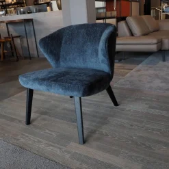 Montis Loungesessel|Sessel Back Me Up Salon Stoff Miller Grau-Blau Gestell Esche Carbon Schwarz