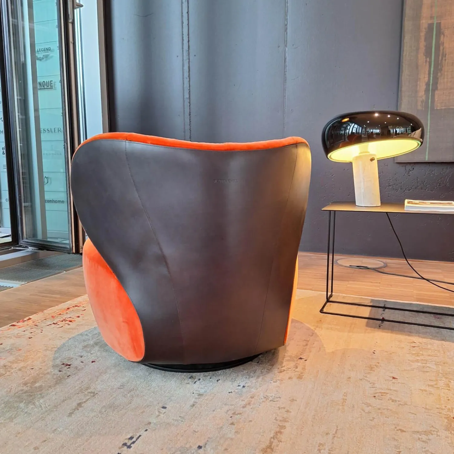 Walter Knoll Loungesessel|Sessel Bao Außen Leder Seddle Coffee Schwarz Innen Stoff Samt Harald Pumpkin Orange Drehteller Schwarz