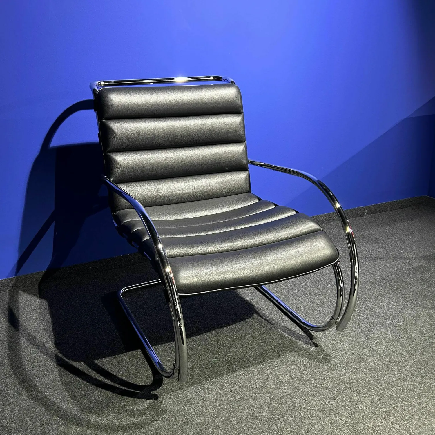 Knoll International Loungesessel|Sessel Bauhaus Edition Leder Bellagio BEL01 Schwarz Gestell Cromo Lucido