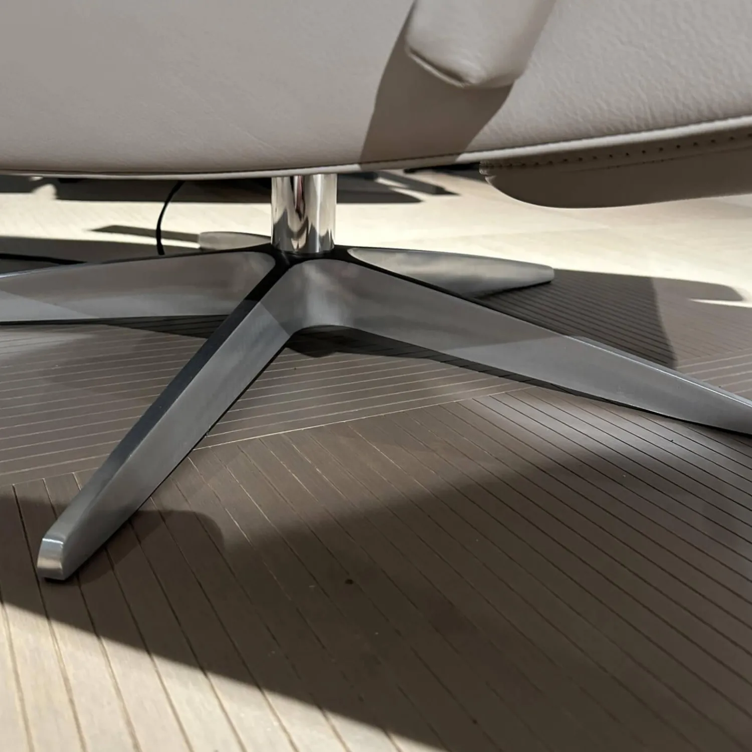 Gealux Relaxsessel|Sessel Best Choice Drenthe Small Bezug Leder Polo 1027 Weiß Creme Gestell X 60 Chrom Gebürstet Elektrisch Verstellbar 2 Motoren