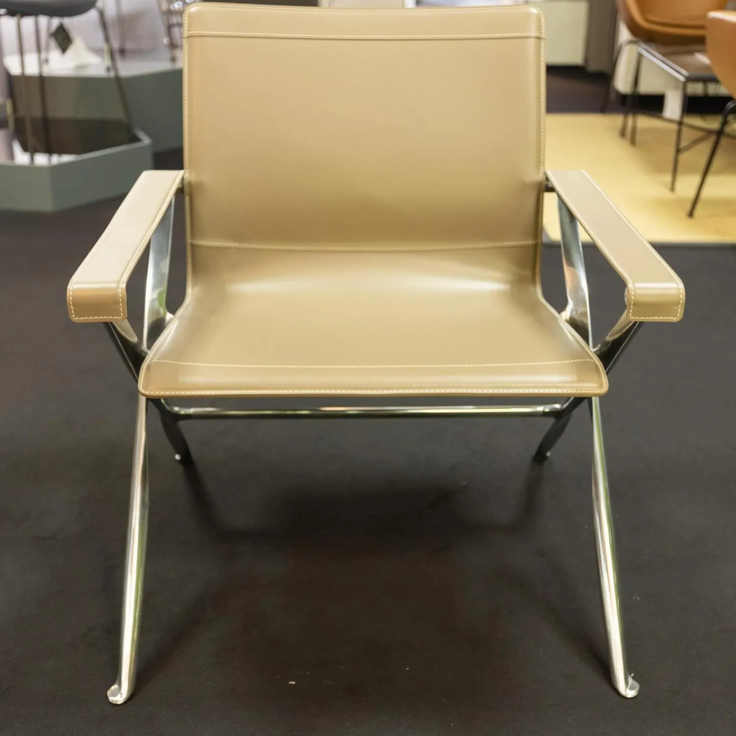 B&B Italia Einzelstühle|Relaxsessel|Sessel Beverly 14 Kernleder Tortora 1121280 Rahmen Aluminium