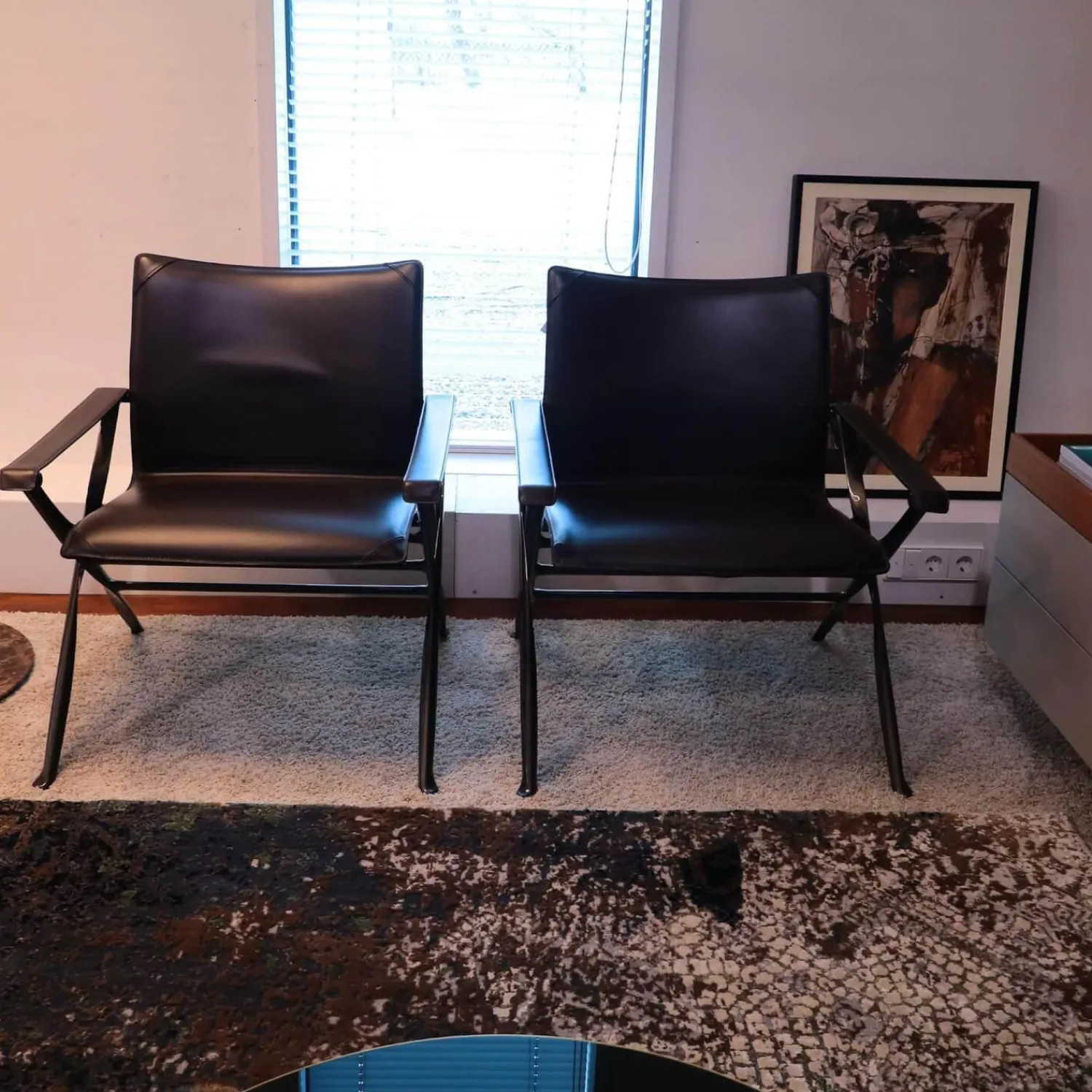 B&B Italia Loungesessel|Stuhlsets|Sessel Beverly Kernleder Dunkelbraun Gestell Schwarz Verchromt