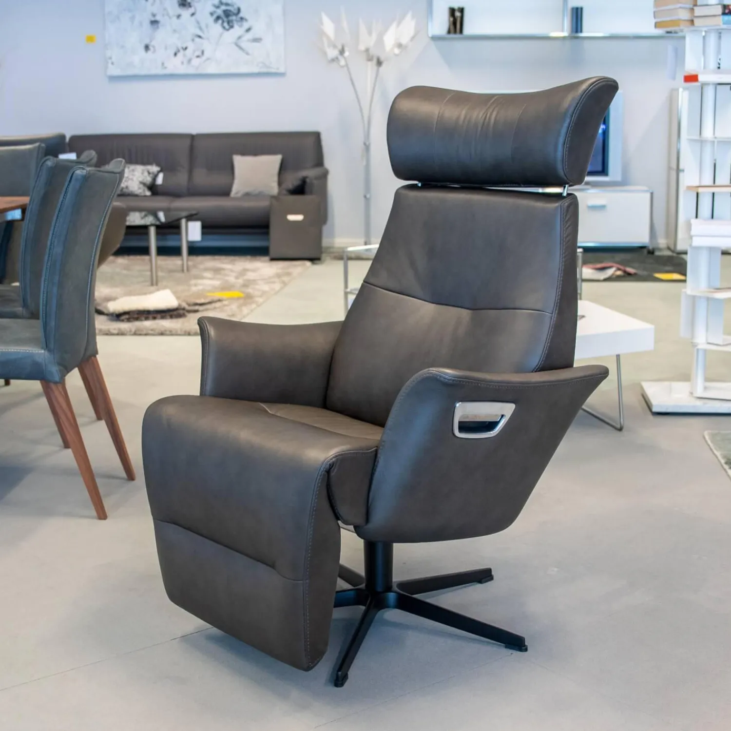 Conform Relaxsessel|Sessel Beyoung Leder Bolzano Schwarz 2545-85 Lava Braun X-Fuß Schwarz Rücken Hoch