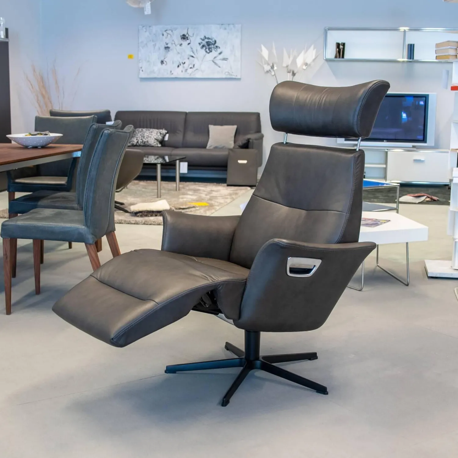 Conform Relaxsessel|Sessel Beyoung Leder Bolzano Schwarz 2545-85 Lava Braun X-Fuß Schwarz Rücken Hoch