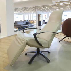 Jori Relaxsessel|Sessel Brainbuilder JR 7760 Mono Move Maxi Bezug Leder Celia Egg Beige 5 Strein Fuß Ellipse Lackiert Schwarz