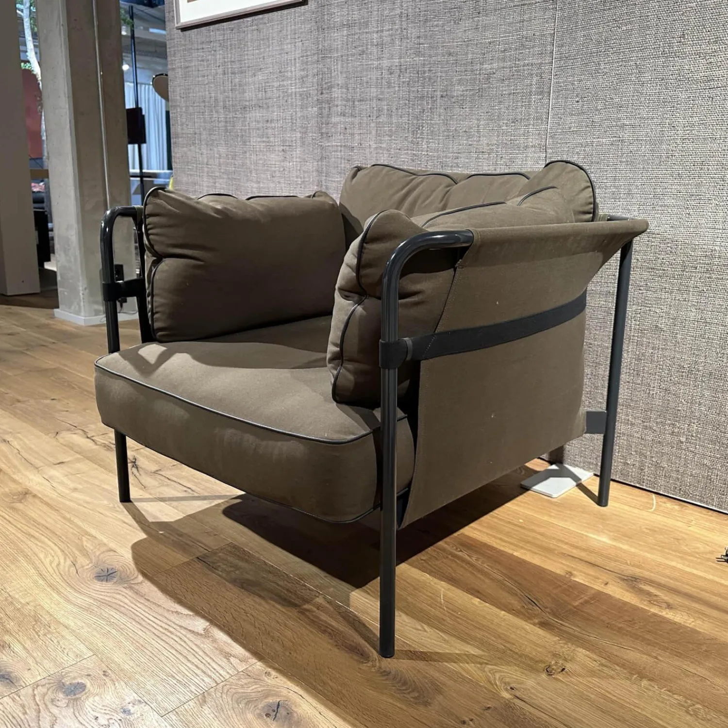 Hay Loungesessel|Sessel Can Stoff Canvas Army Braun Gestell Stahl Pulverbeschichtet Grau