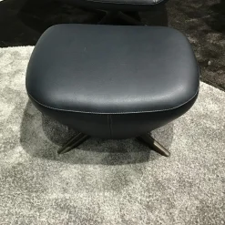 Leolux Loungesessel|Sessel Caruzzo Leder Raffino Dragonfly Schwarz mit Hocker und Kopfkissen