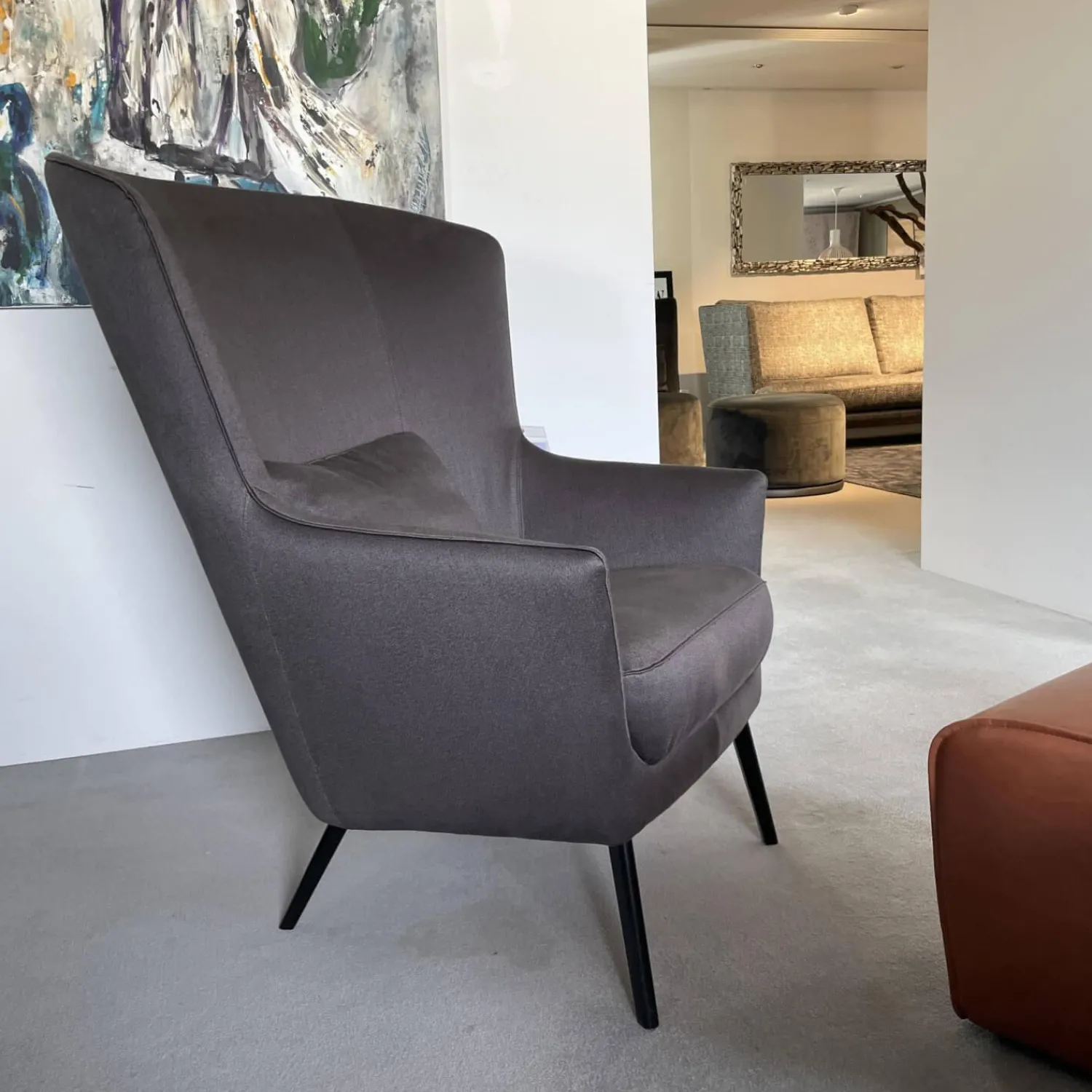Christine Kröncke Relaxsessel|Sessel CK280.15 Lilou Stoff Casanova 026 Darktaupe Fuß Schwarz Gepulvert