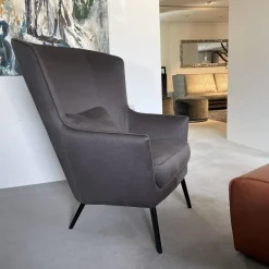 Christine Kröncke Relaxsessel|Sessel CK280.15 Lilou Stoff Casanova 026 Darktaupe Fuß Schwarz Gepulvert
