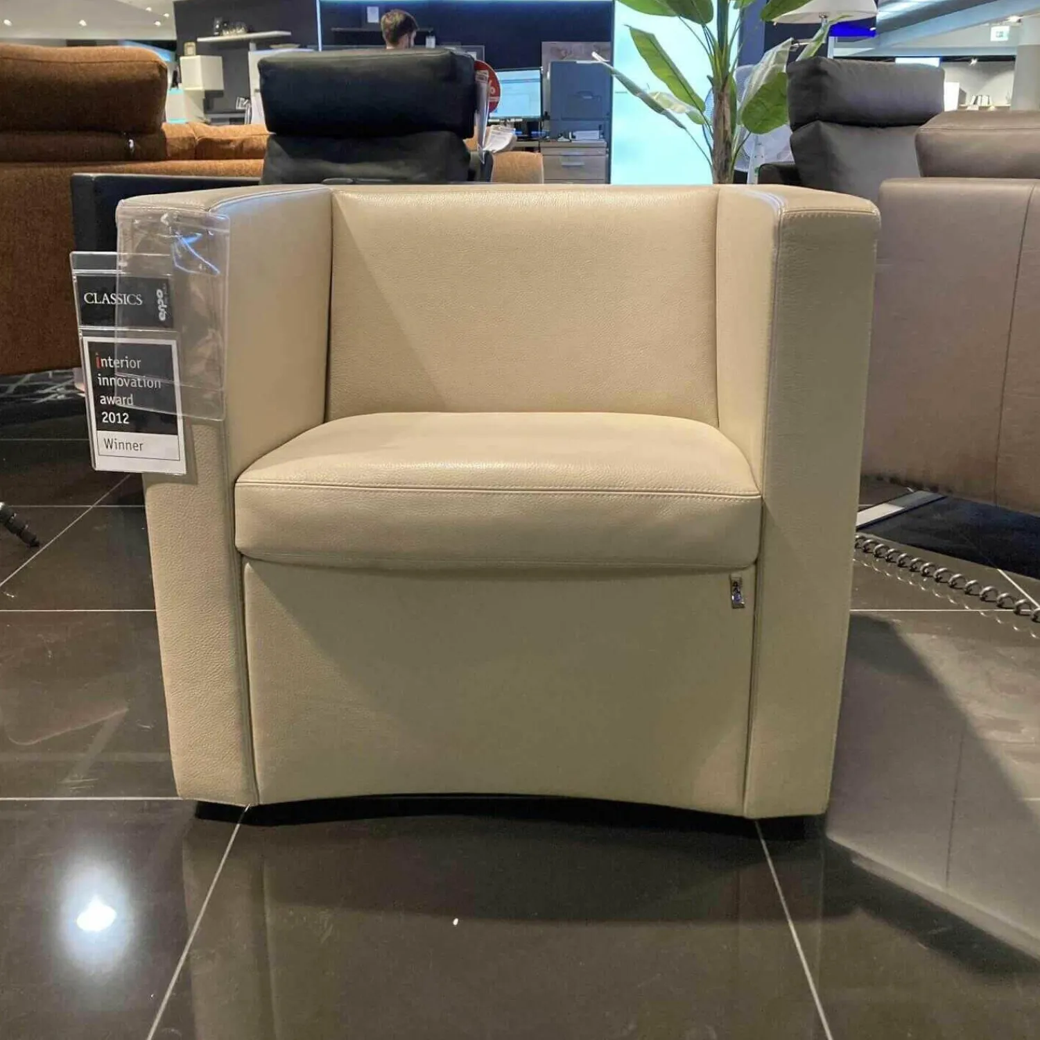 Erpo Relaxsessel|Sessel Cl 142.15 Leder 43.400 Stone Drehteller mit Rückholfeder