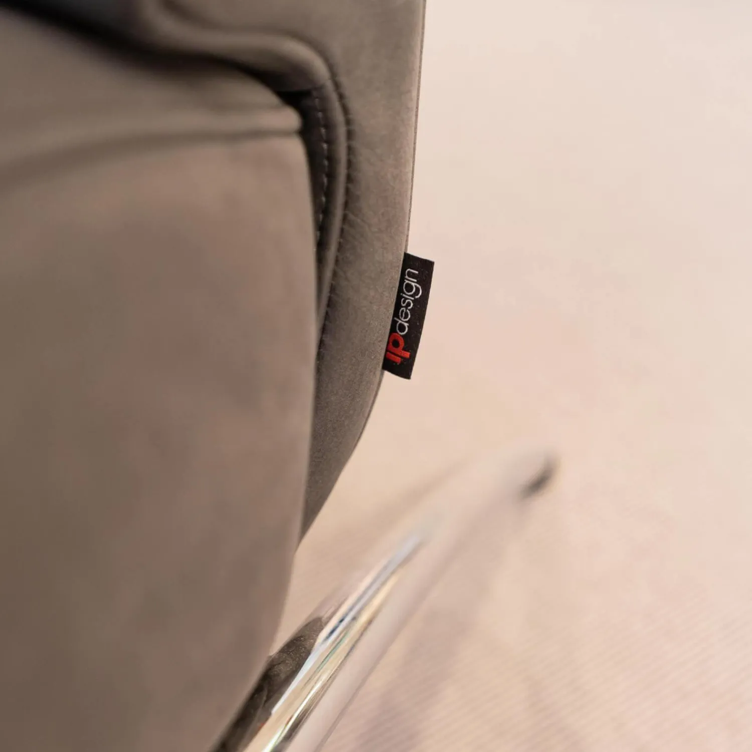 IP Design Relaxsessel|Sessel Curve Leder Yava Vulcano Kat. 2 Gestell Metall