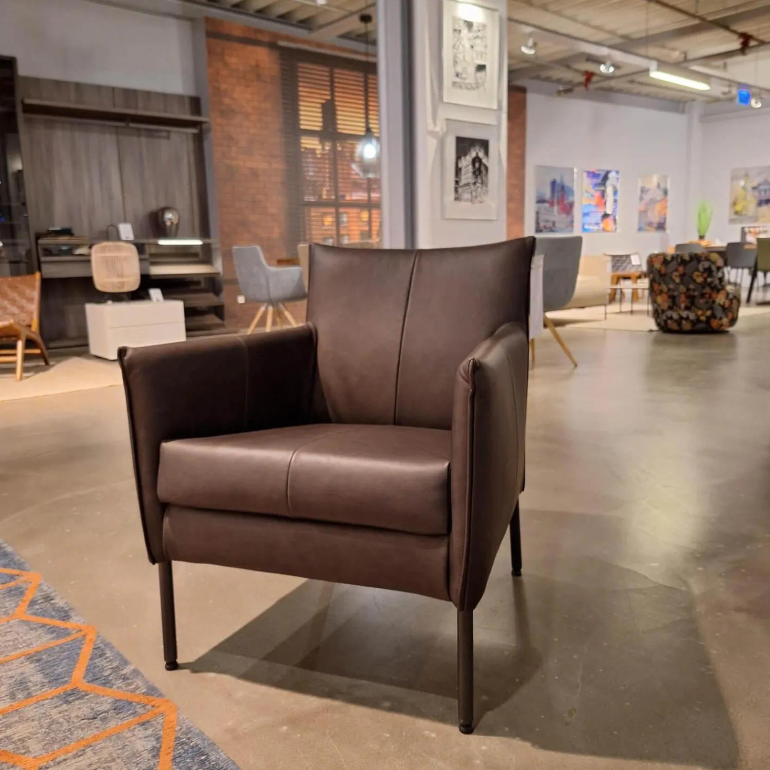 Bert Plantagie Einzelstühle|Sessel Dalia Bezug Leder Timber LT0309 Cioccolate Schwarz Gestell Rundrohr Fein Struktur 100 Kohl Schwarz