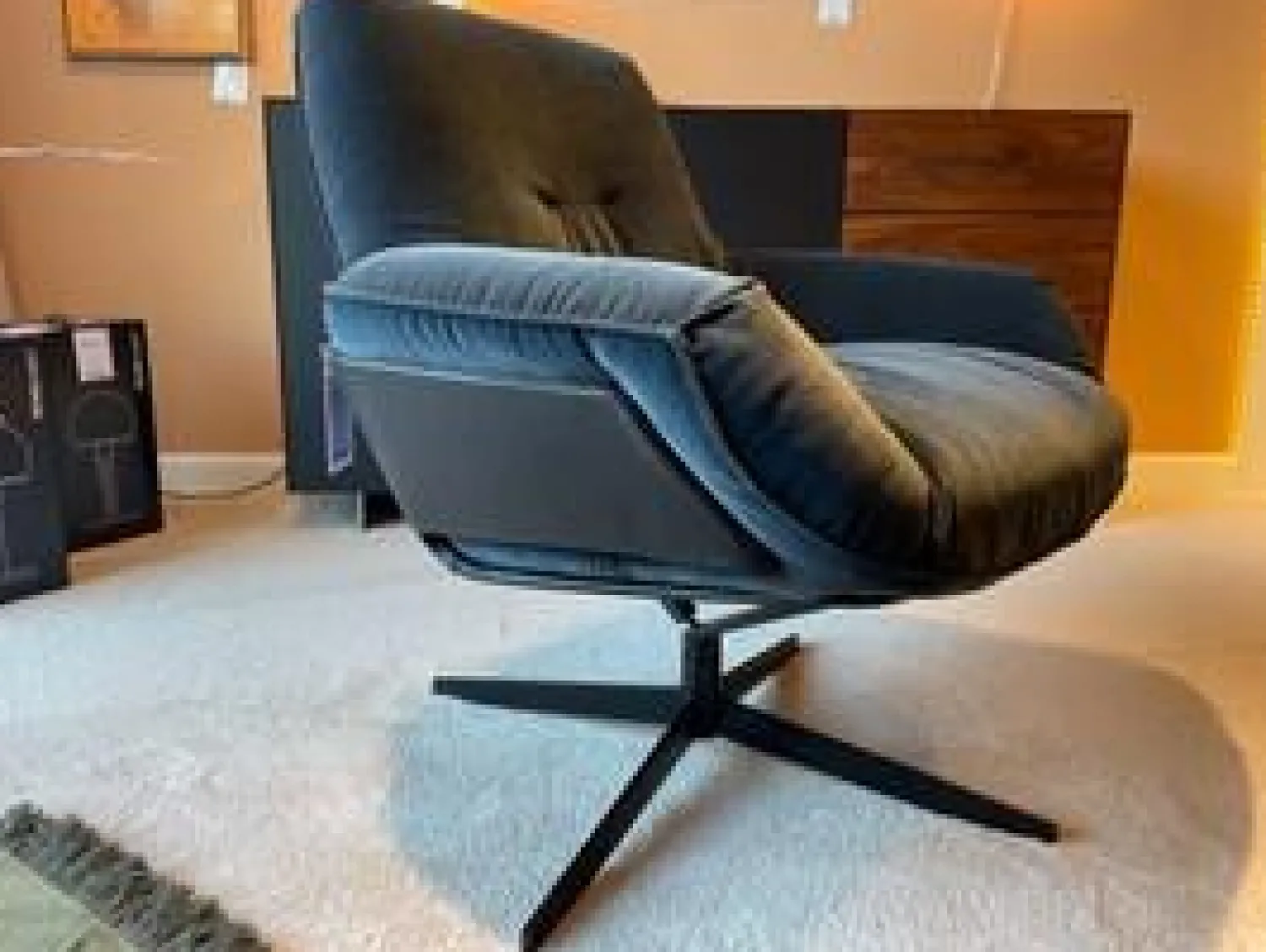 Bielefelder Werkstätten Relaxsessel|Sessel Daron Stoff City Velvet Reloaded Rauchblau Sternfuß Matt Schwarz