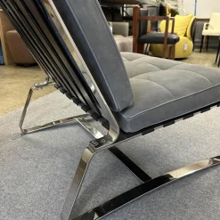 Minotti Loungesessel|Sessel Delaunay Quilt Nubukleder 11 Carbone Grau Kernledergurte Schwarz Gestell Glänzend Chrom