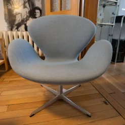 Fritz Hansen Relaxsessel|Sessel Der Schwan Stoff Christianshavn Hellblau Grau Meliert Gestell Verchromt