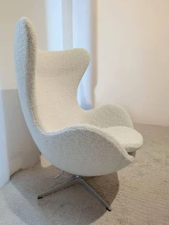 Fritz Hansen Relaxsessel|Sessel Egg Chair Stoff Karakorum Ecumee 007 Weiß Kreuzfuß Aluminium
