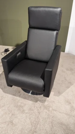 Erpo Relaxsessel|Sessel EM 210 15 Leder 170 Schwarz 136 Tellerfuß Edelstahl Gebürstet Mit Kopfteilverstellung Manuell Und 2 Motorisch Plus Aufstehhilfe