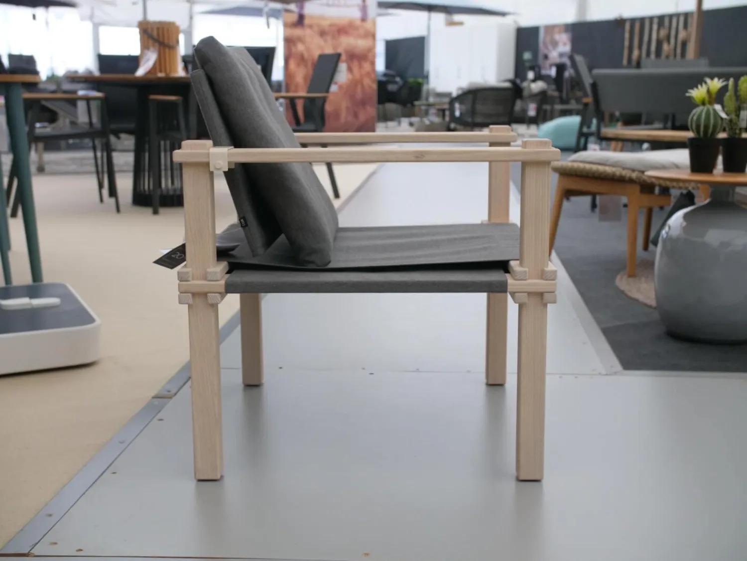 COR Gartentische|Gartenstühle|Sessel Farmer Stoff 5091 Mittelgrau Gestell Eiche Natur Geölt Inklusive Tisch