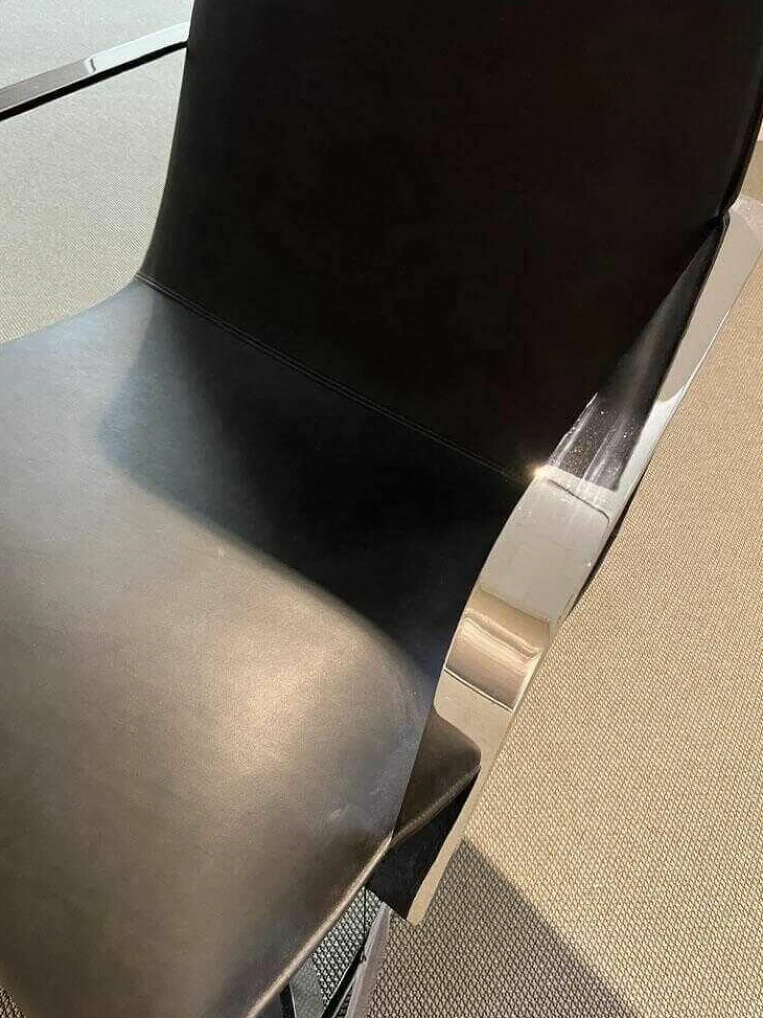 Ligne Roset Relaxsessel|Sessel Flip Leder Toro Noir V Schwarz mit Hocker