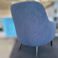 IP Design Loungesessel|Sessel Flow Bezug Chivasso Dunkelblau Füße Esche