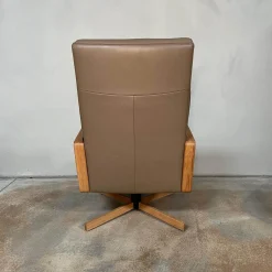 Signet Fernsehsessel|Relaxsessel|Sessel Gin Leder Prestige Walnuss Braun Gestell Eiche Massiv Geölt Inklusive Hocker