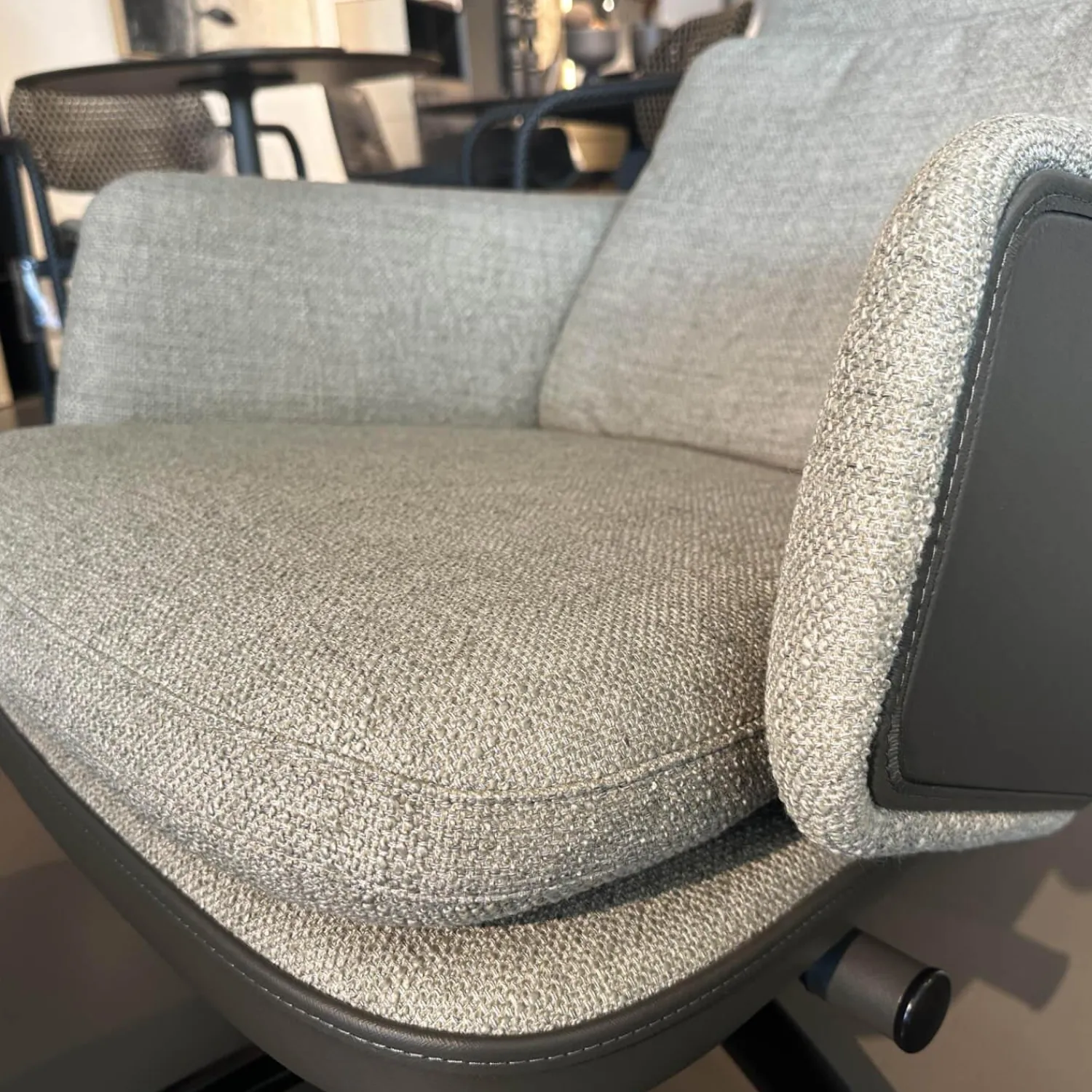 Vitra Relaxsessel|Sessel Grand Relax Schale Leder Forte Decor Umbra Grau Innen Stoff Corsaro Bambus Melange Grau Mit Hocker