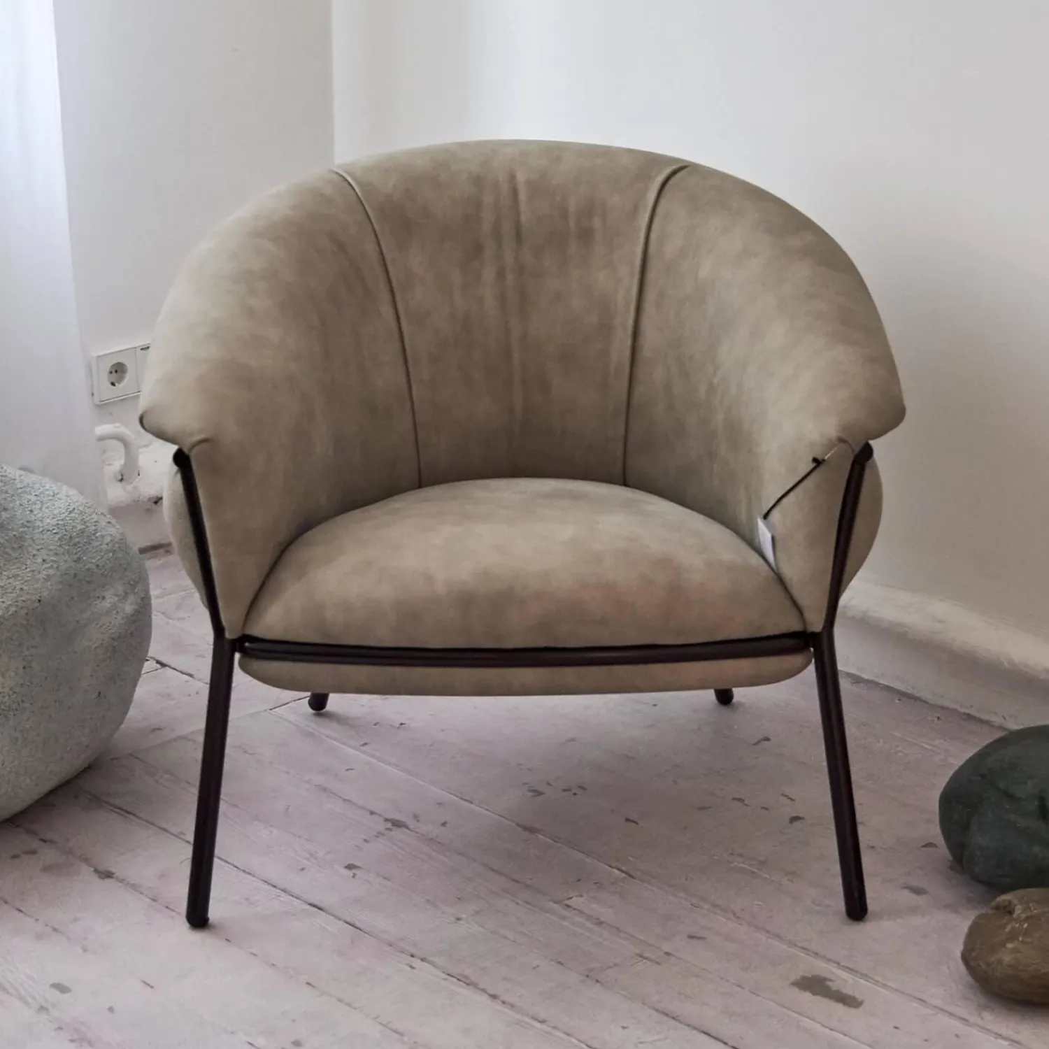 BD Barcelona Loungesessel|Sessel Grasso Textil Leder V19 T Moro Rustico Grau Beige Gestell Black 0911 Schwarz Metall