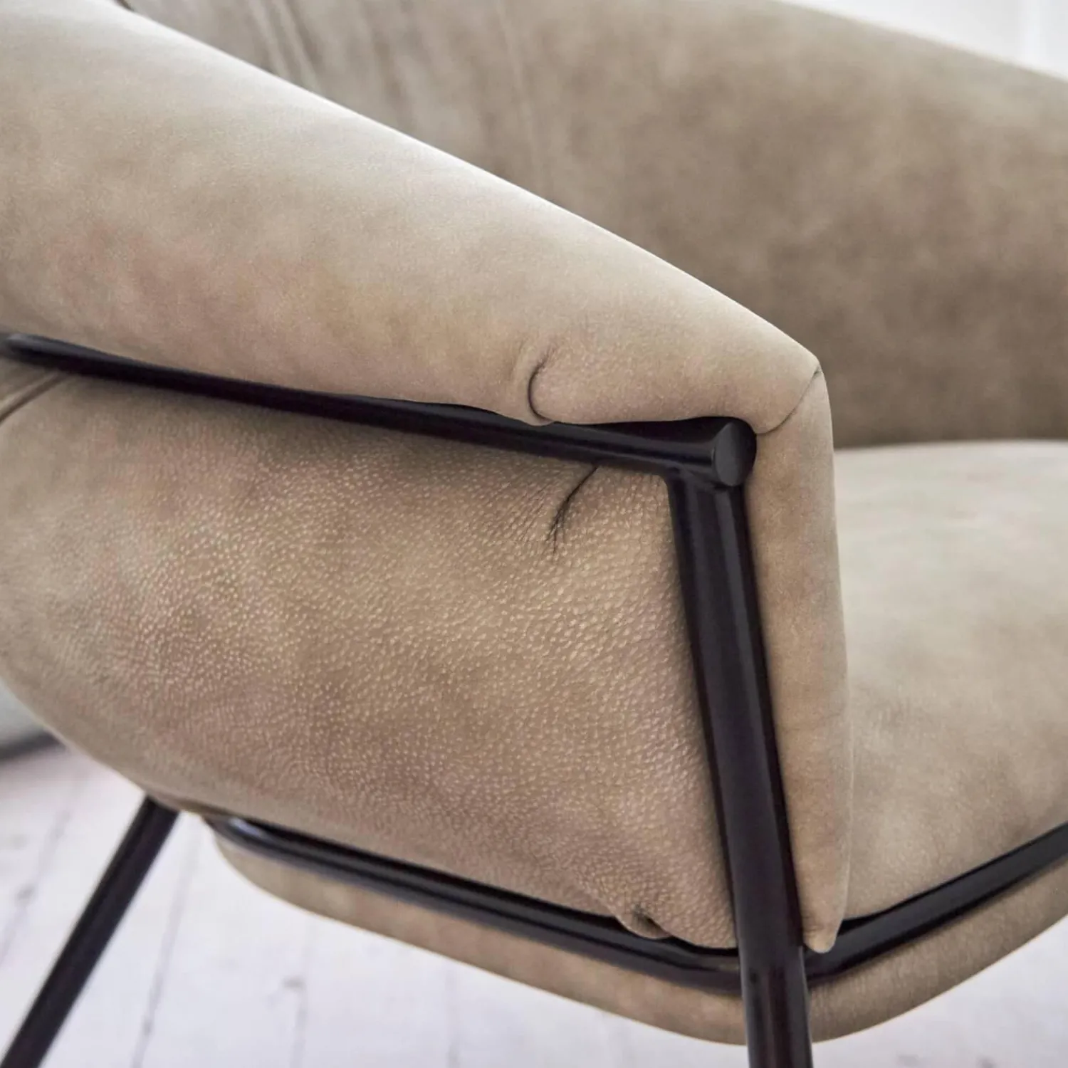 BD Barcelona Loungesessel|Sessel Grasso Textil Leder V19 T Moro Rustico Grau Beige Gestell Black 0911 Schwarz Metall