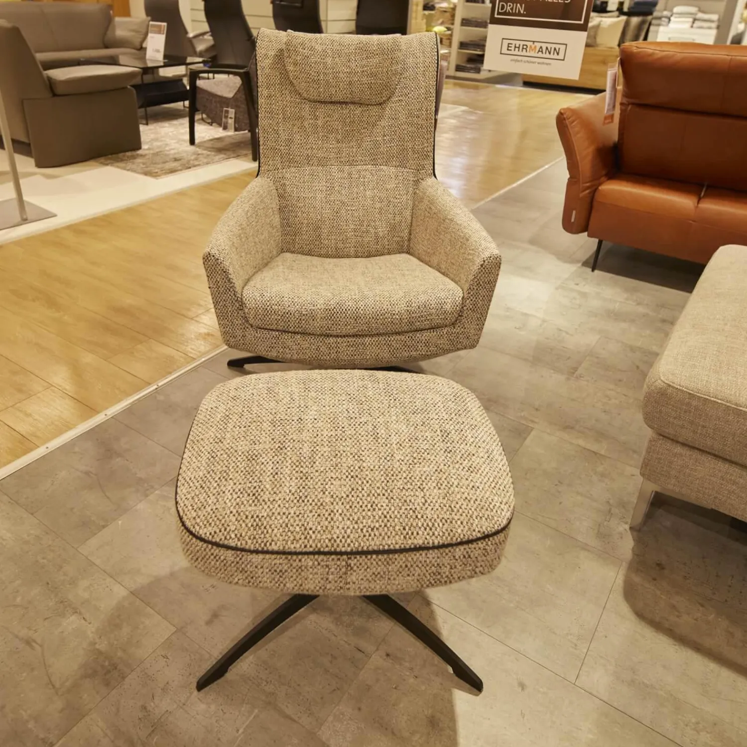 Jori Relaxsessel|Sessel Griffon Lounge Mit Hocker Bezug Mamaye C0201 4-Sternfuß Gekrümmt Schwarz