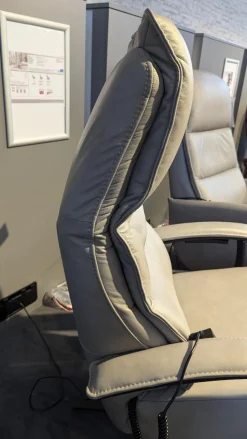 Hukla Relaxsessel|Sessel Hathi Large Leder Cloudy Alu Grau Sternfuß Metall Schwarz Verstellungen 2 Motorisch Mit Herz Waage Inklusive Massagefunktion