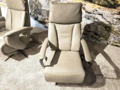 Hukla Relaxsessel|Sessel Henning Leder BelVita Olive 59 Beige Sternfuß Schwarz Inklusive Motorischer Verstellung