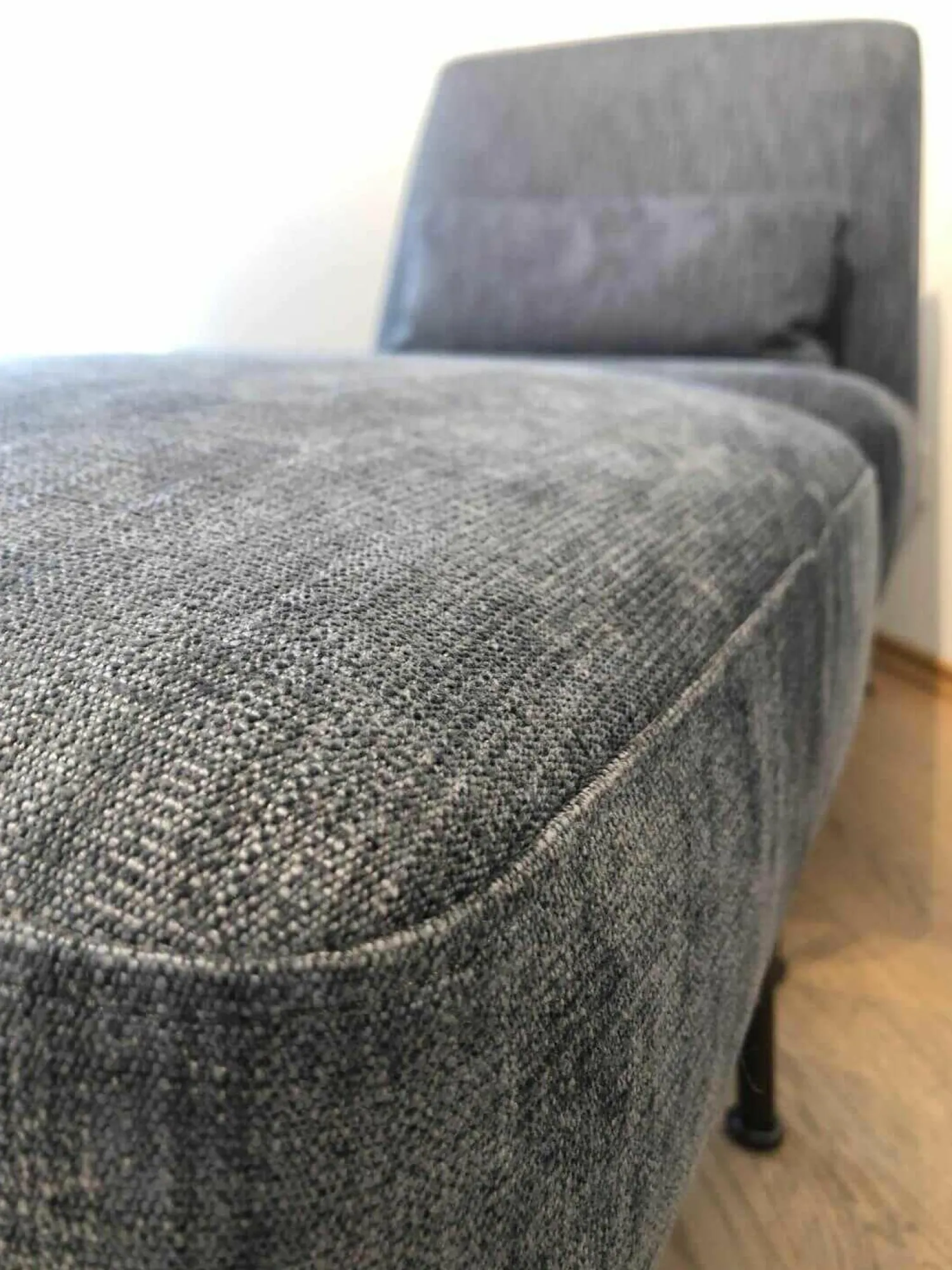 Ligne Roset Relaxsessel|Sessel Humphrey Stoff C 762 Blau Grau Gestell Braun mit Hocker