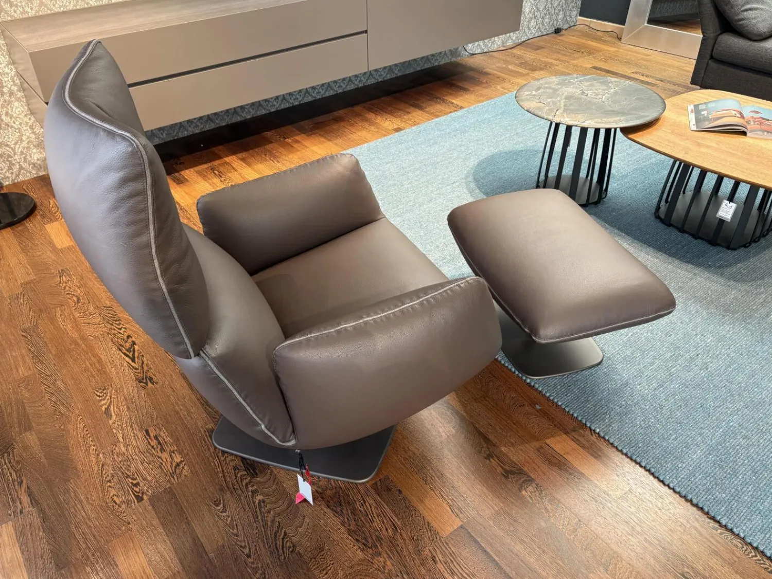 COR Relaxsessel|Sessel Jalis Lounge Leder 246 Schoko-Grau mit Hocker