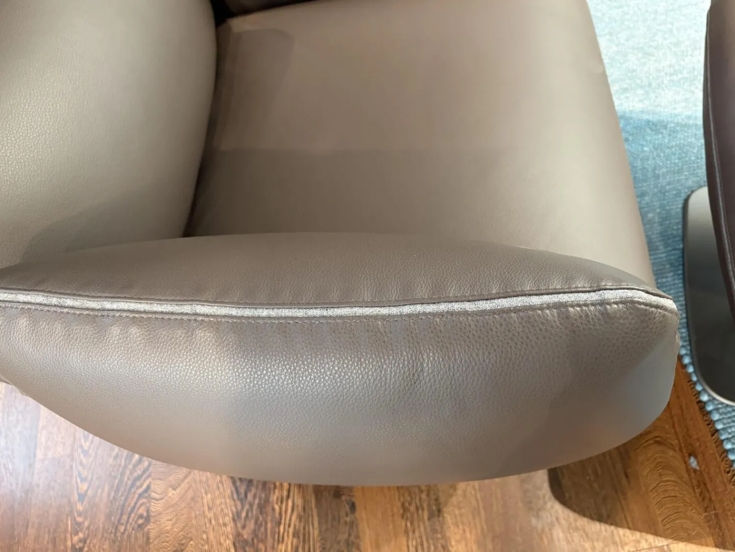 COR Relaxsessel|Sessel Jalis Lounge Leder 246 Schoko-Grau mit Hocker