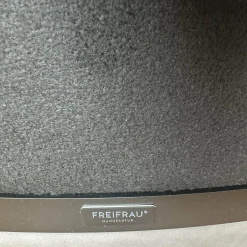 Freifrau Relaxsessel|Sessel Leya Wingback Chair Innen Stoff Shake Walnut Braun Grau Außen Leder Muscat Carbon Braun Grau Mit Hocker