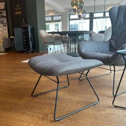 Freifrau Relaxsessel|Sessel Leya Wingback Chair Innen Stoff Shake Walnut Braun Grau Außen Leder Muscat Carbon Braun Grau Mit Hocker