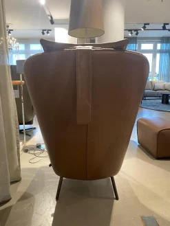 Christine Kröncke Loungesessel|Sessel Lilou Stoff Zoe 023 Terra Grau Braun Kopfteilkissen Leder Nappa Havanna Braun Gestell Metall Mit Hocker Derby Leder Nappa Havanna Braun Mit Ledenkissen