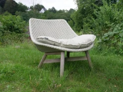 DEDON Loungemöbel|Sessel Mbrace Club Chair Outdoor Geflechtfarbe 140 Sea Salt Weiß-Grau Teakgestell Mit Sitzkissen Stoff Natura Laurel Cremeweiß