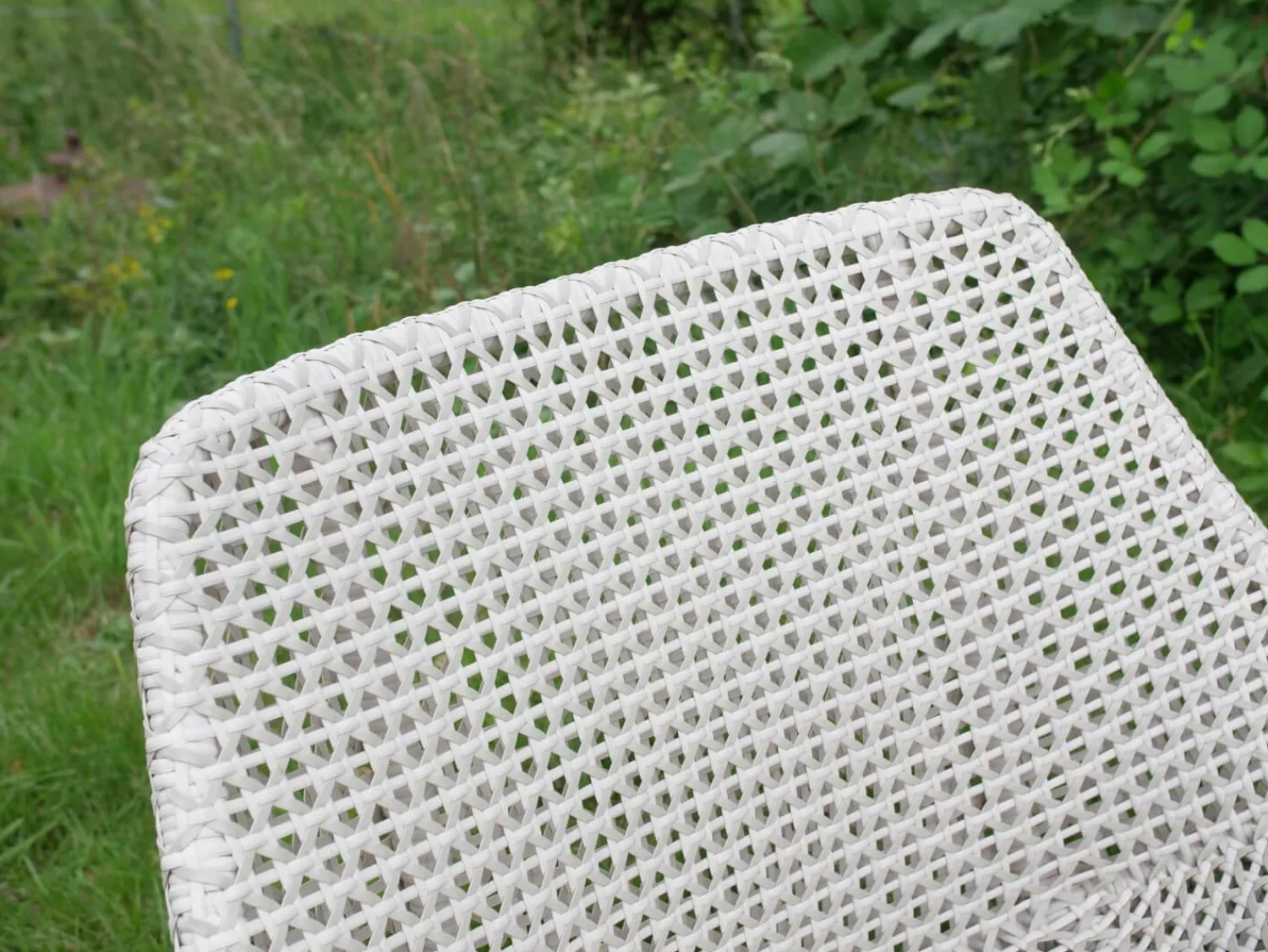 DEDON Loungemöbel|Sessel Mbrace Club Chair Outdoor Geflechtfarbe 140 Sea Salt Weiß-Grau Teakgestell Mit Sitzkissen Stoff Natura Laurel Cremeweiß