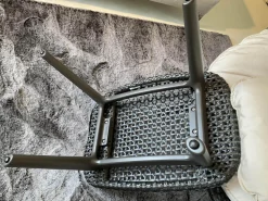 DEDON Loungemöbel|Sessel Mbrace Kissen Stoff Natura Off White Weiß Geflecht Arabica Braun Gestell Aluminium Black Pepper Schwarz Inklusive Hocker