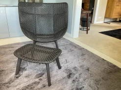 DEDON Loungemöbel|Sessel Mbrace Kissen Stoff Natura Off White Weiß Geflecht Arabica Braun Gestell Aluminium Black Pepper Schwarz Inklusive Hocker