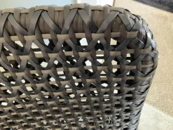 DEDON Loungemöbel|Sessel Mbrace Kissen Stoff Natura Off White Weiß Geflecht Arabica Braun Gestell Aluminium Black Pepper Schwarz Inklusive Hocker