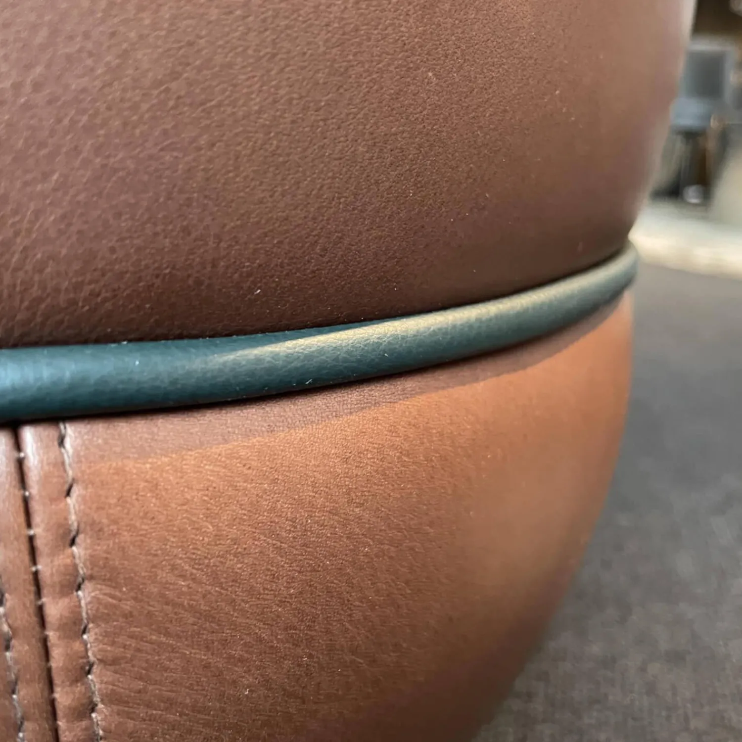 Wittmann Relaxsessel|Sessel Miles Lounge Leder Nappa Guande Chestnut Gestell Pulverbeschichtet Schwarz