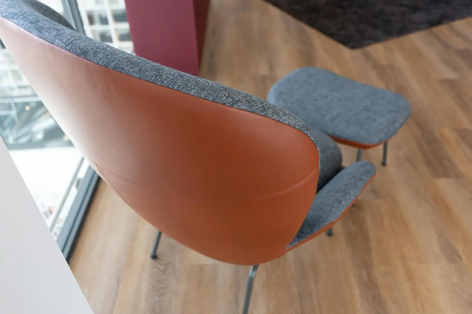 Rolf Benz Loungesessel|Sessel Mit Hocker 594 Bezug Stoff 17 048 Stahlblau Graublau Hinten Leder 38 112 Kupferbraun Gestell Vierfuß Stahl Glatt Umbragrau Grau Mit Kissen