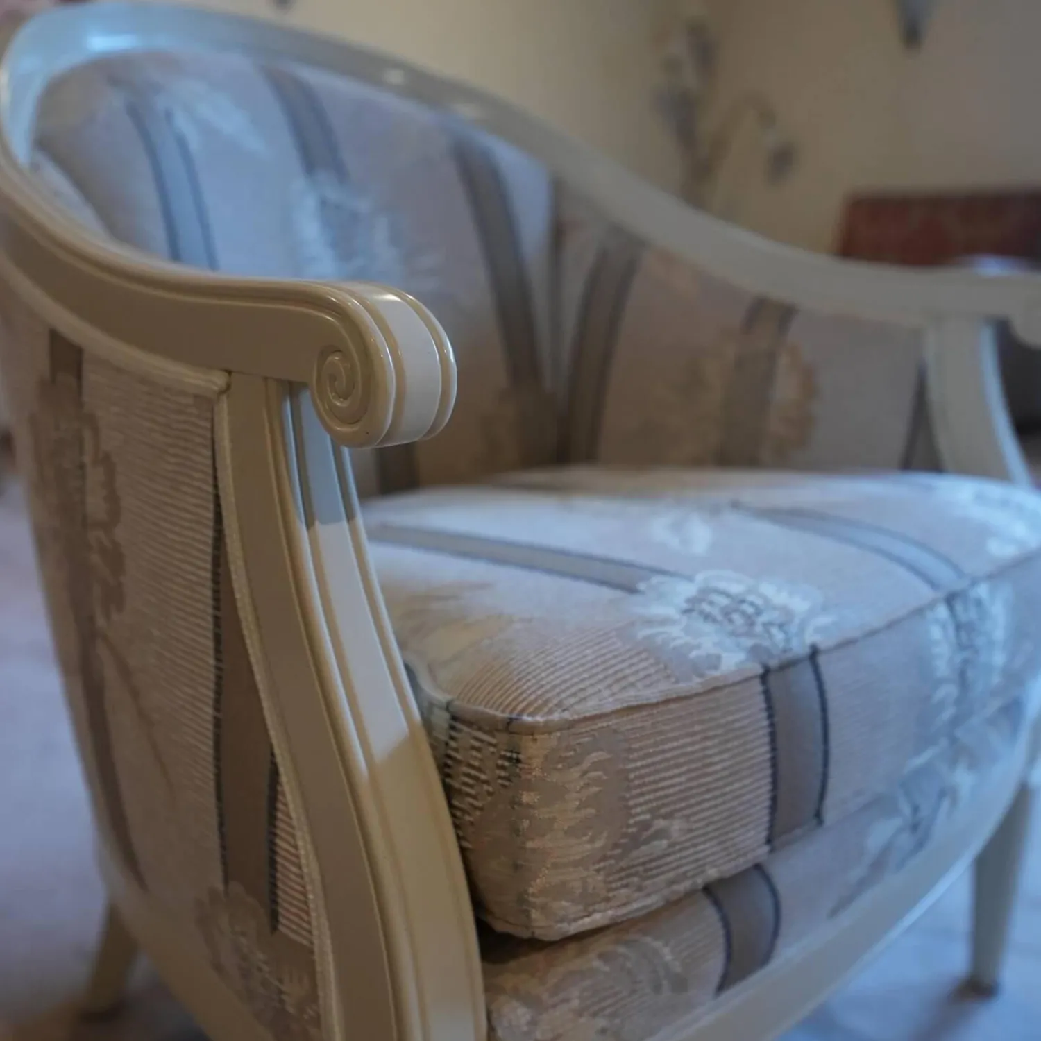 Finkeldei Relaxsessel|Sessel Modell Carlo Bezug beige / gelb / hellbraun Sichtholz Elfenbein Ton