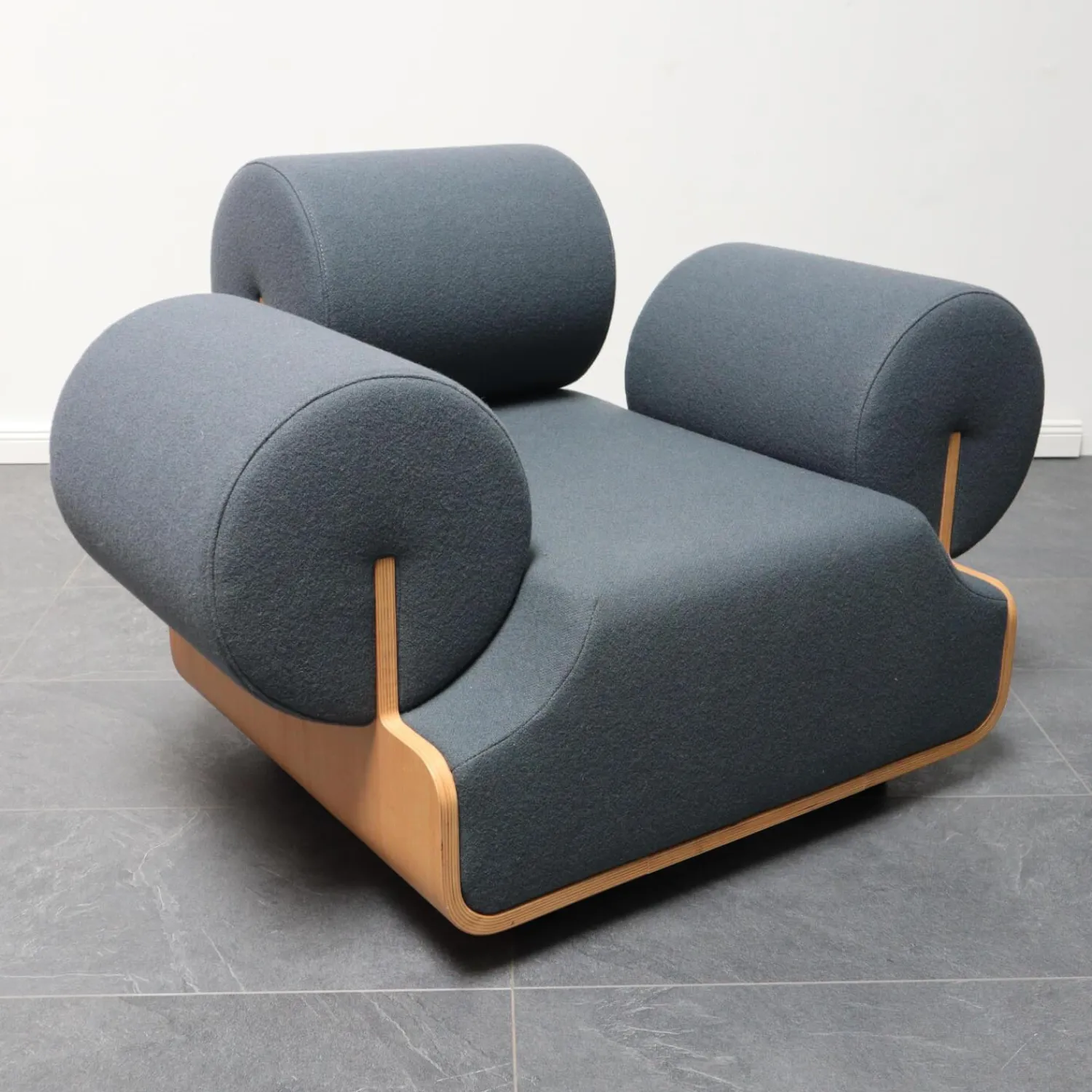 Spektrum Loungesessel|Sessel MVPHE Bezug Stoff Kvadrat Tonus 4 615 Anthrazit Gestell Buche Furniert