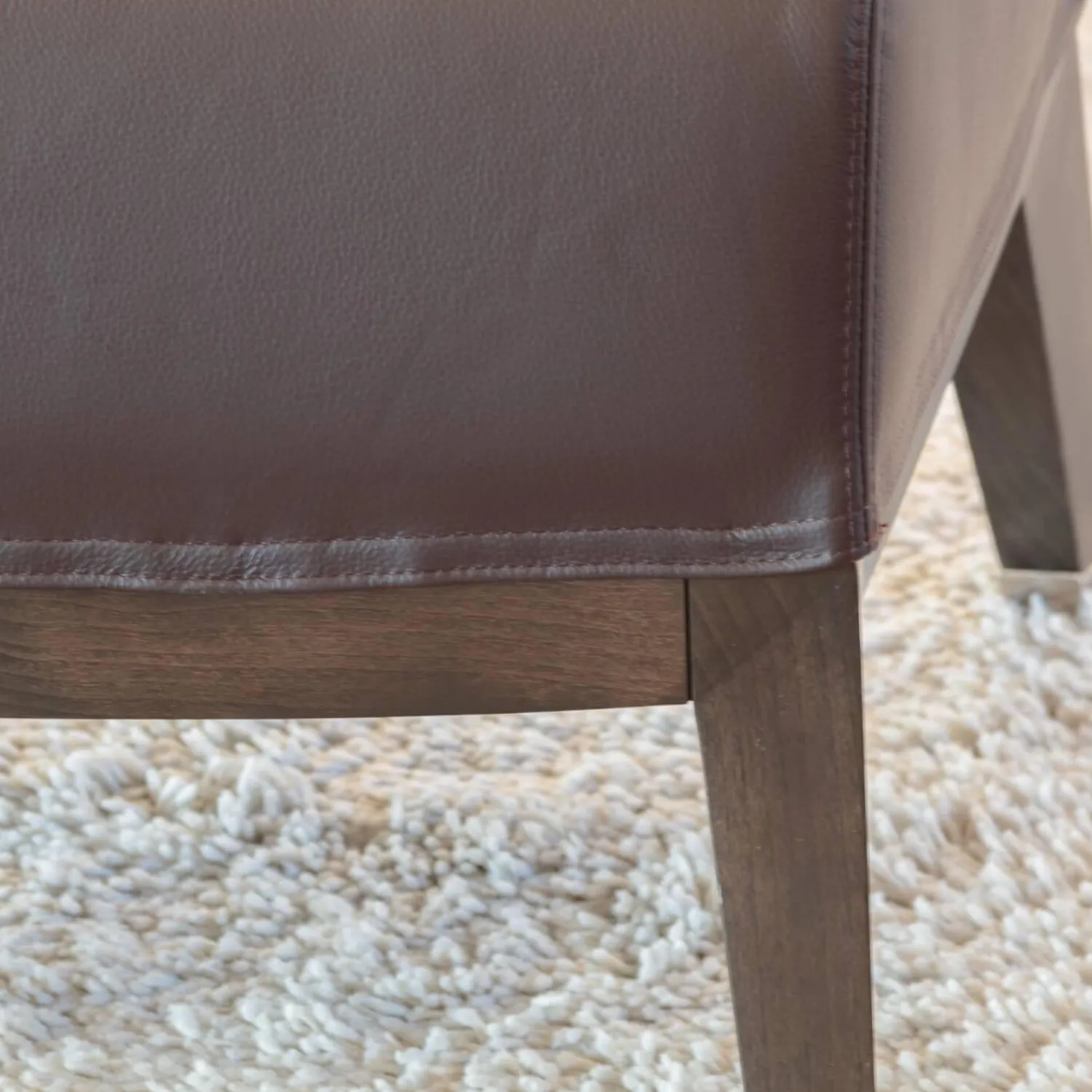 Giorgetti Loungesessel|Sessel Normal Leder 2212 Dunkelbraun Gestell Buche Matt Gebeizt Inklusive Hocker Und Kopfkissen