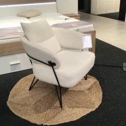 Kare Design Loungesessel|Sessel Peppo Textilgewebe Bouclé Weiß Gestell Metall Schwarz Mit Rückenkissen